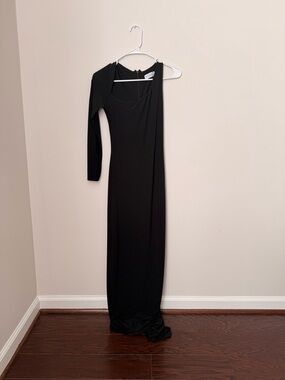 Club L London Black One-Shoulder Long Sleeve Maxi Gown